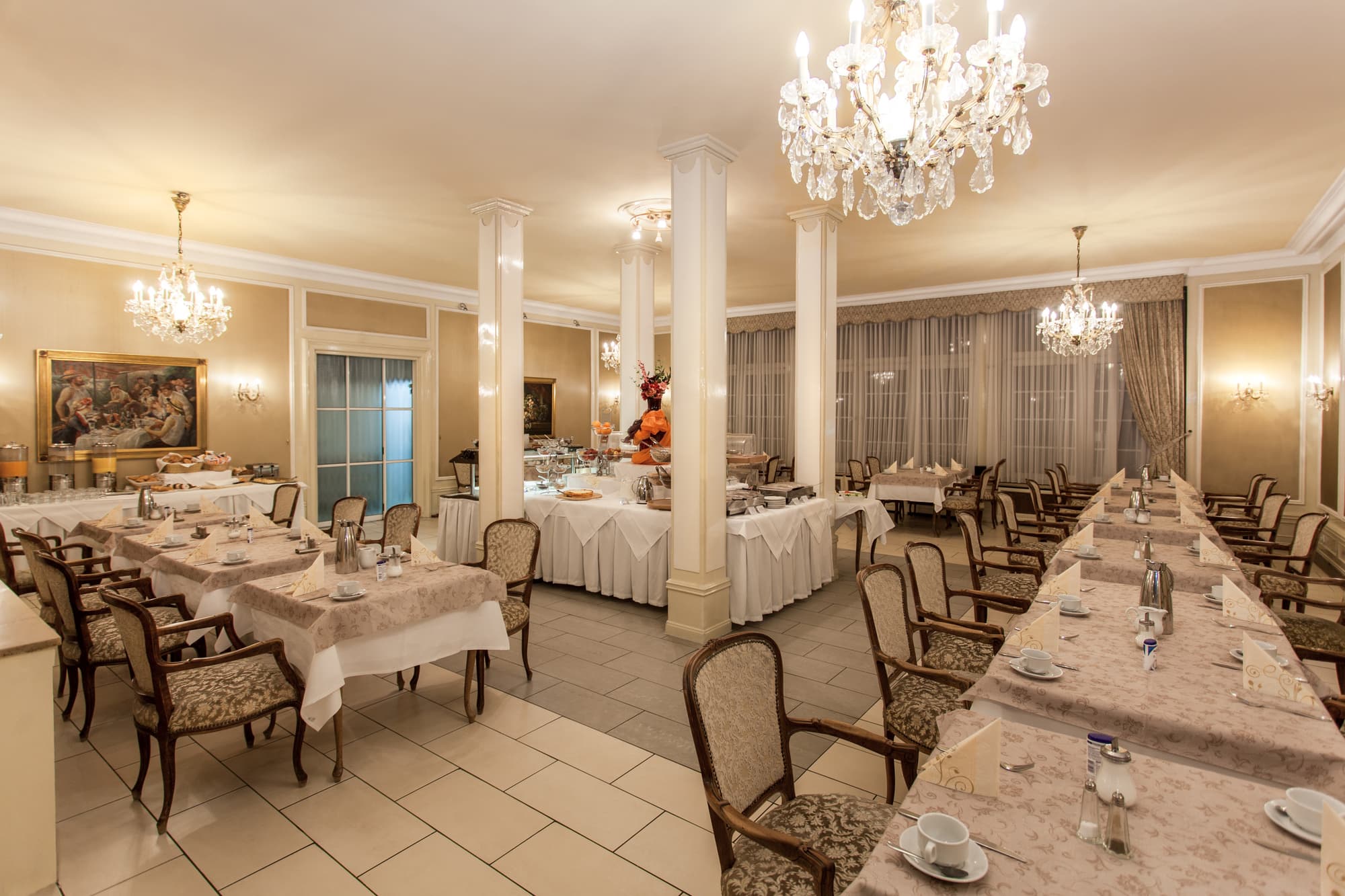 Centro National Frankfurt, Trademark Collection By, General view