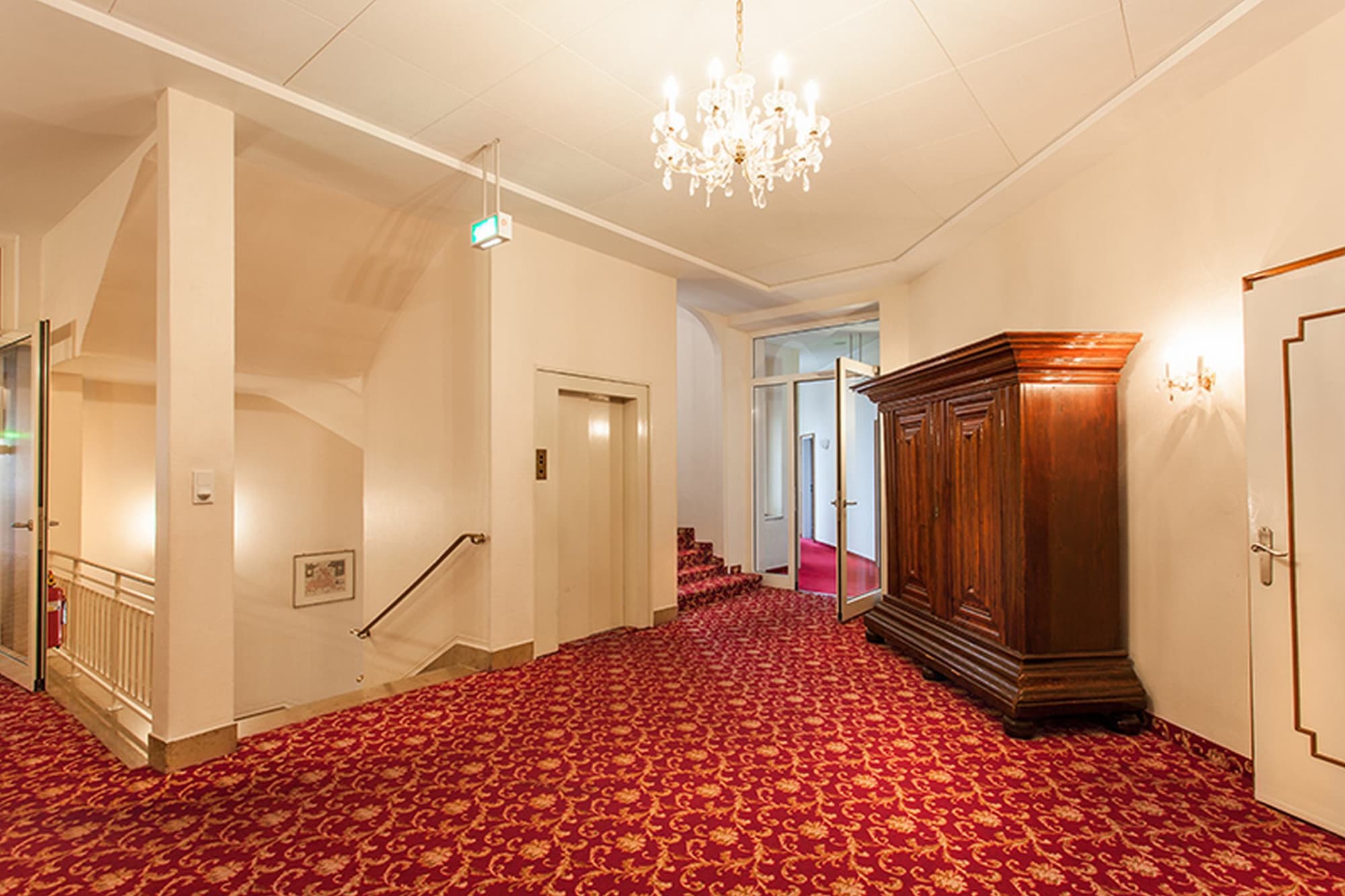 Centro National Frankfurt, Trademark Collection By, Lobby