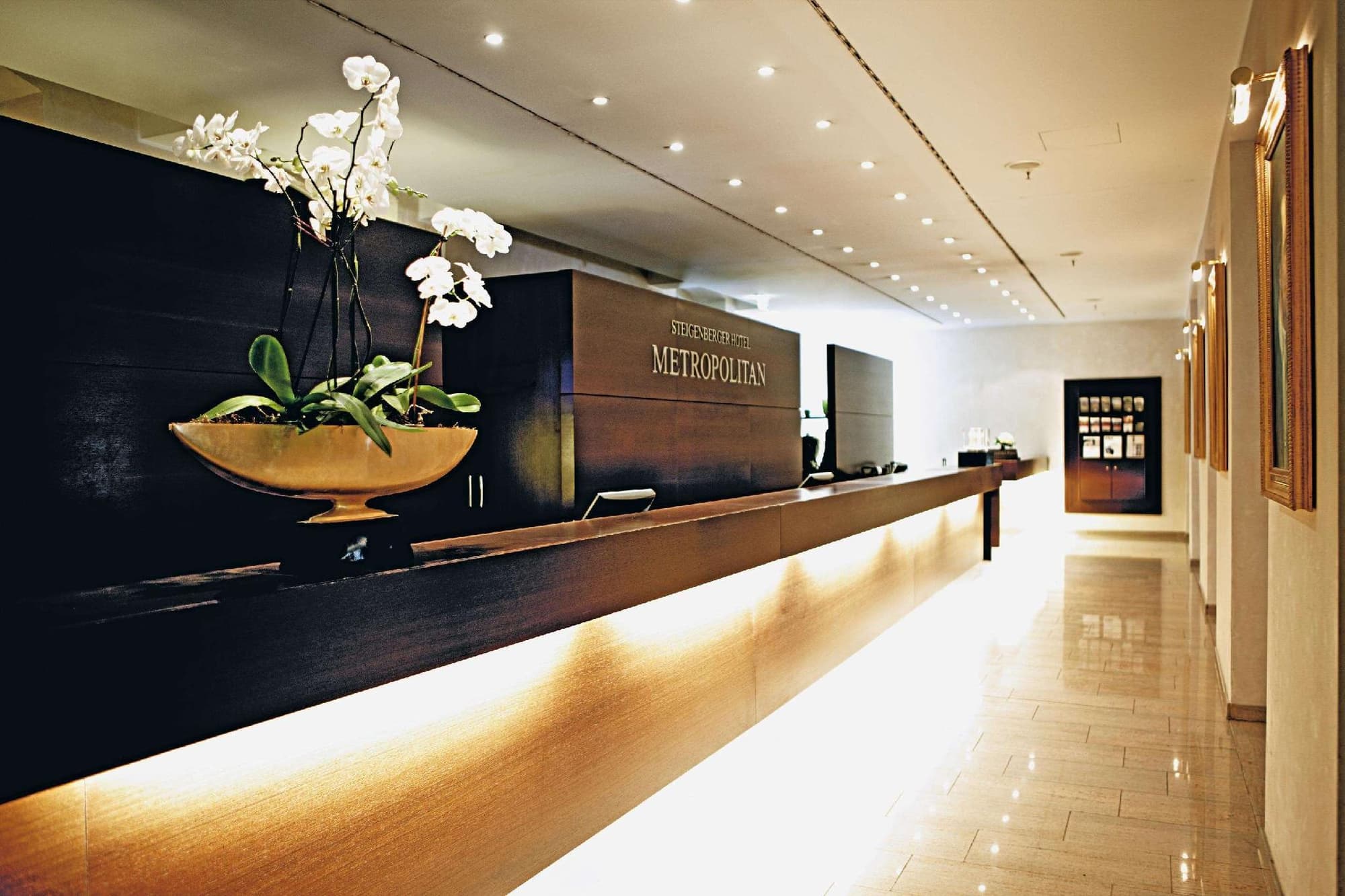 Metropolitan Hotel by Flemings, Lobby