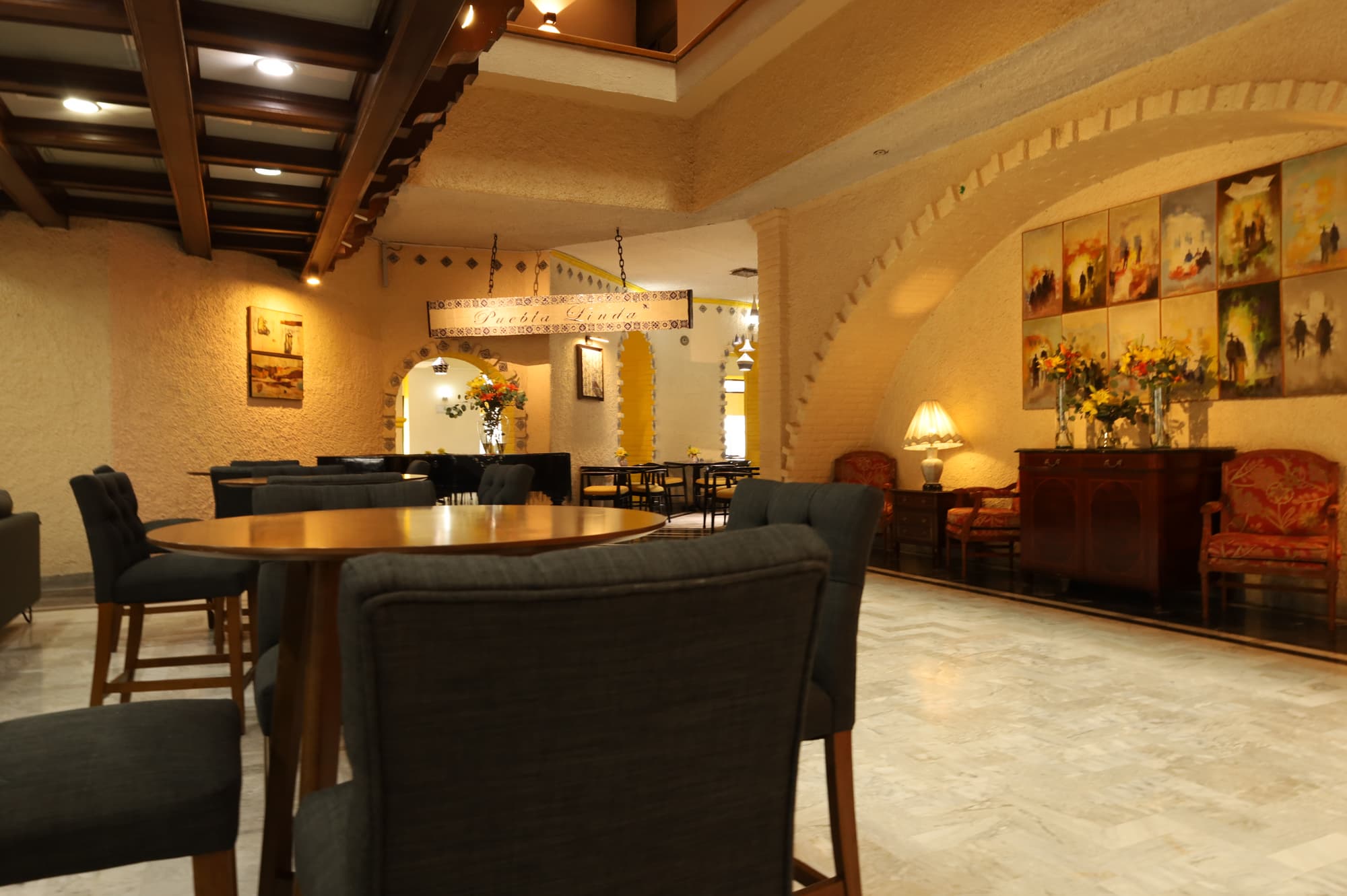 Aristos Puebla, Lobby