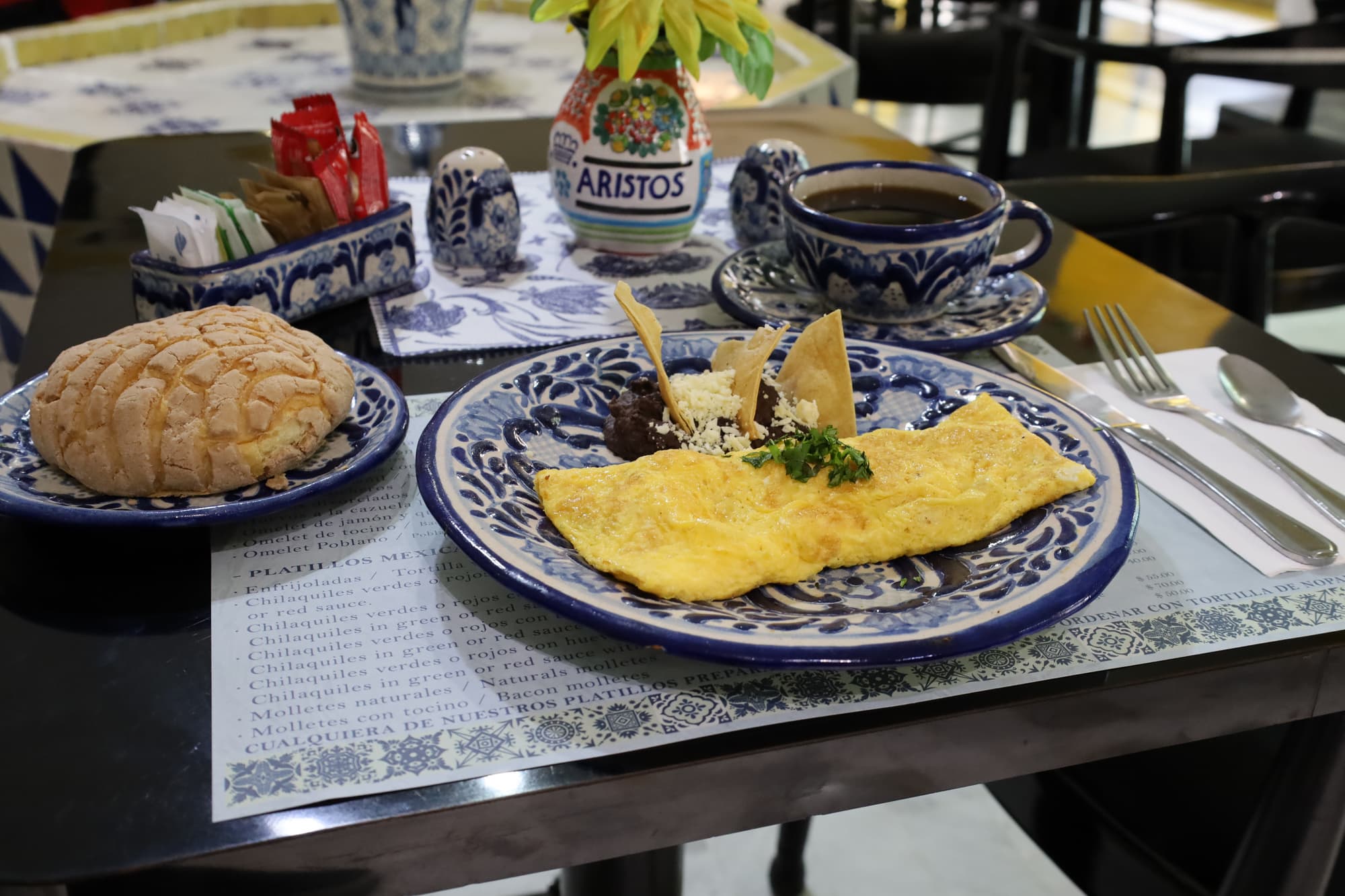 Aristos Puebla, Restaurant