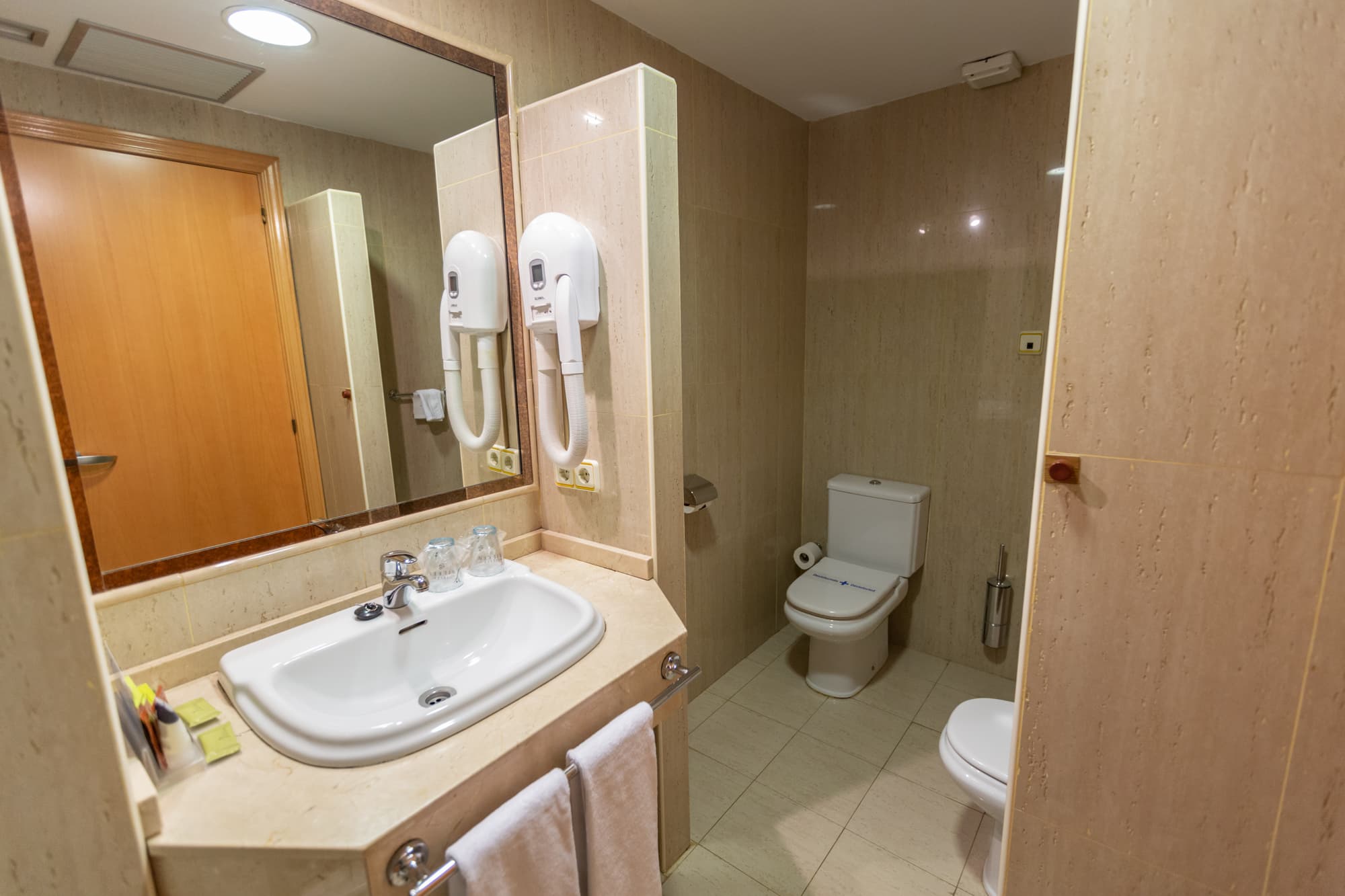 Ciudad de Cangas de Onis, Room