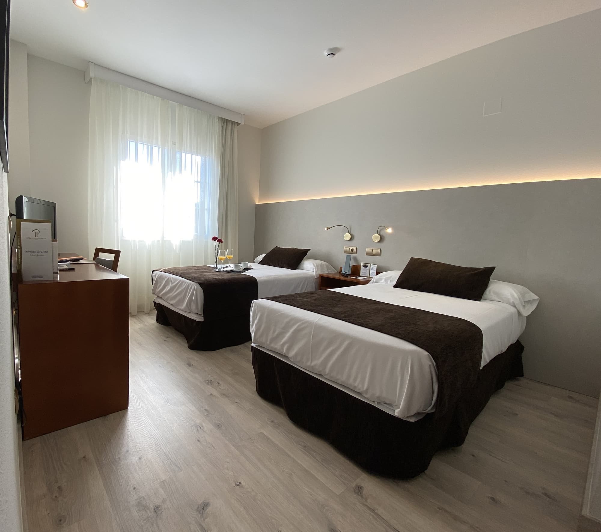 Ponferrada Plaza, Room