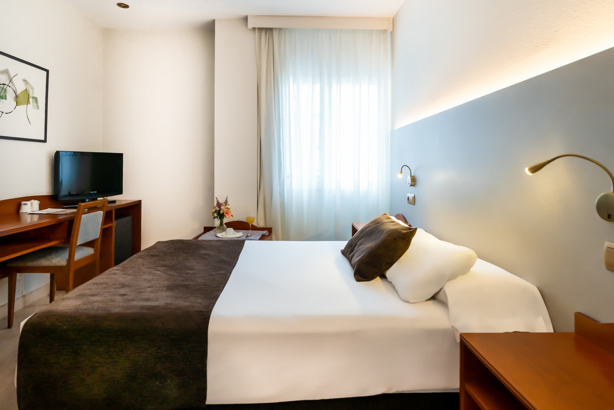 Ponferrada Plaza, Room