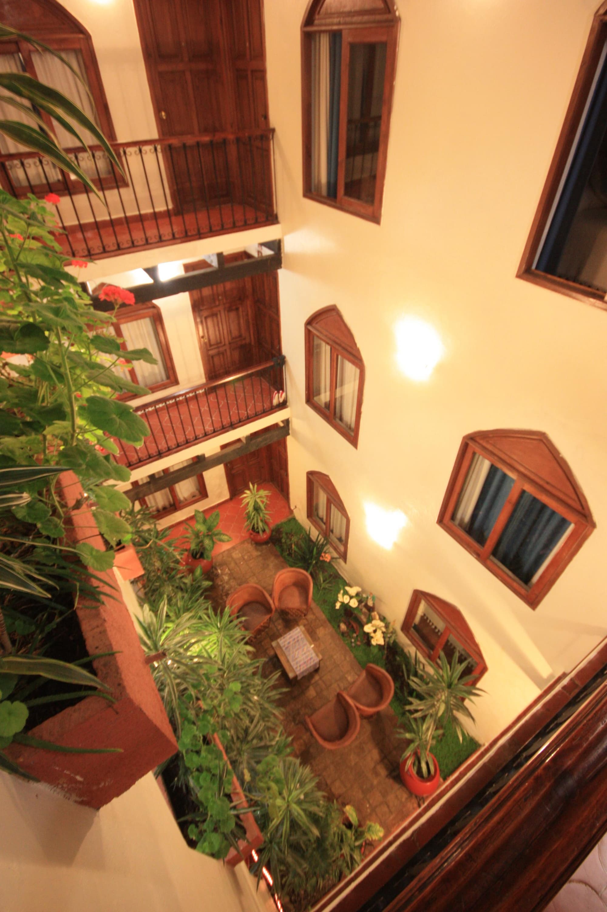 Mansion de los Angeles, Lobby