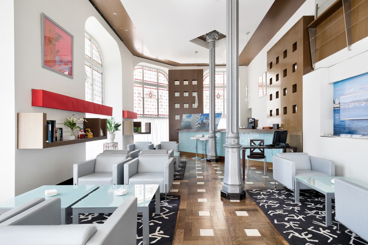 Abba Santander, Lobby