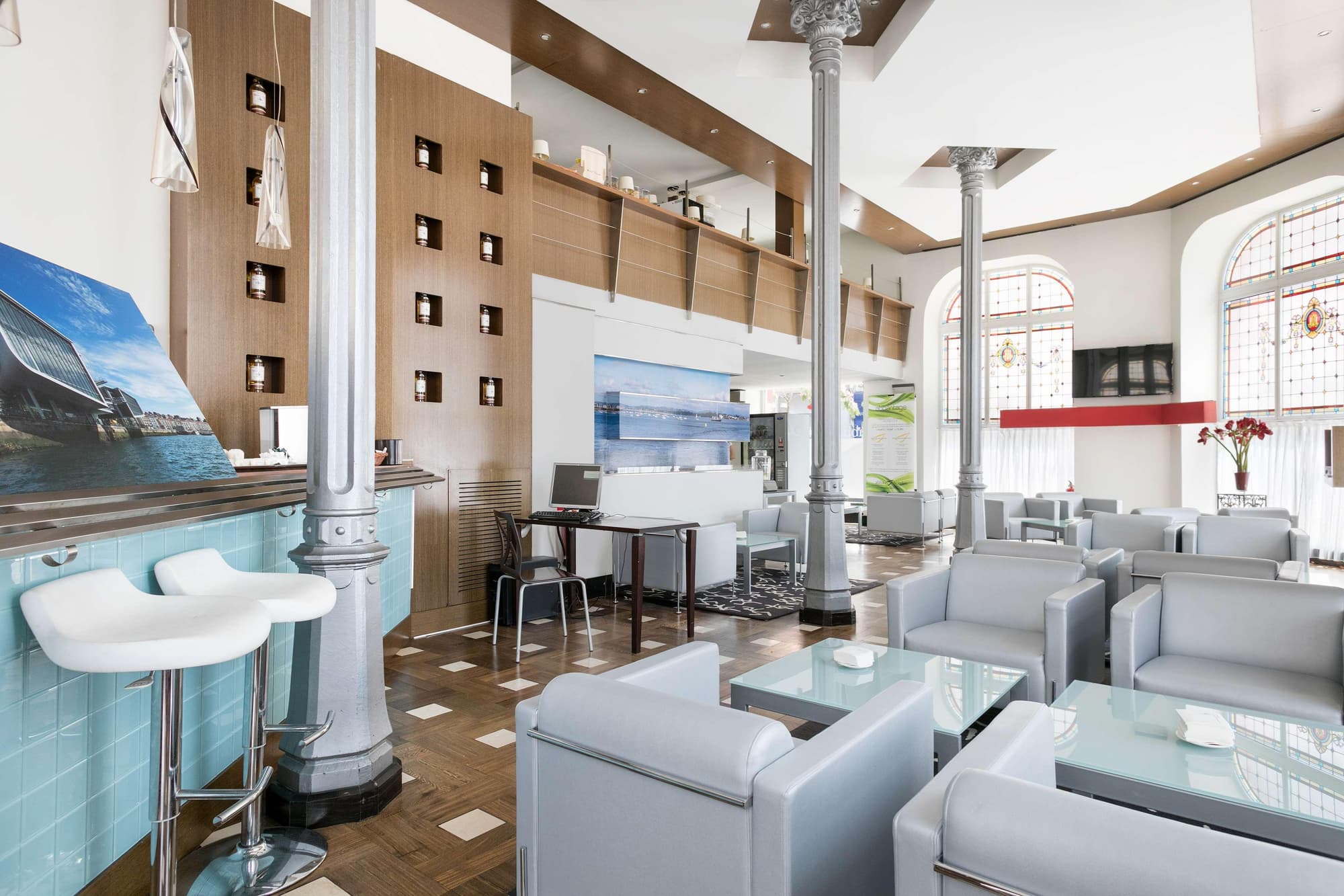 Abba Santander, Lobby