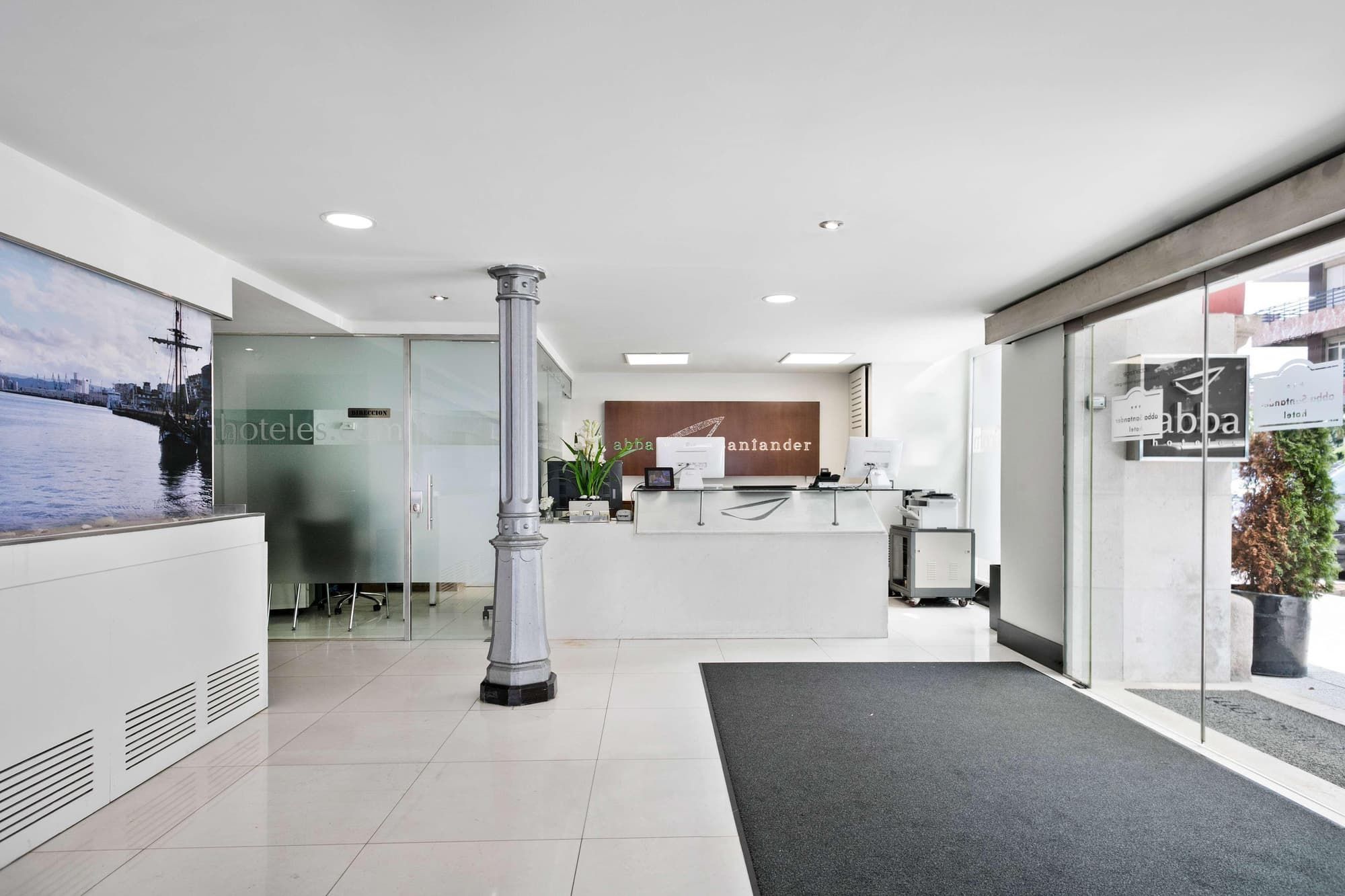 Abba Santander, Lobby