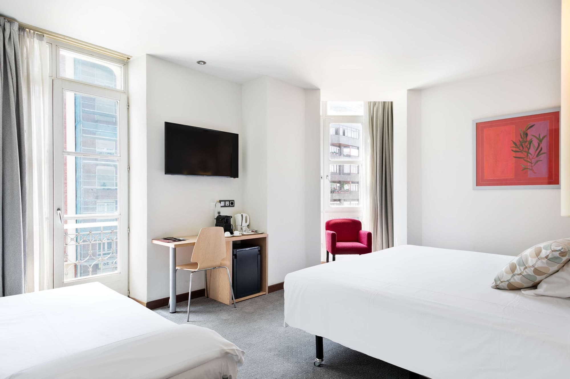 Abba Santander, Room