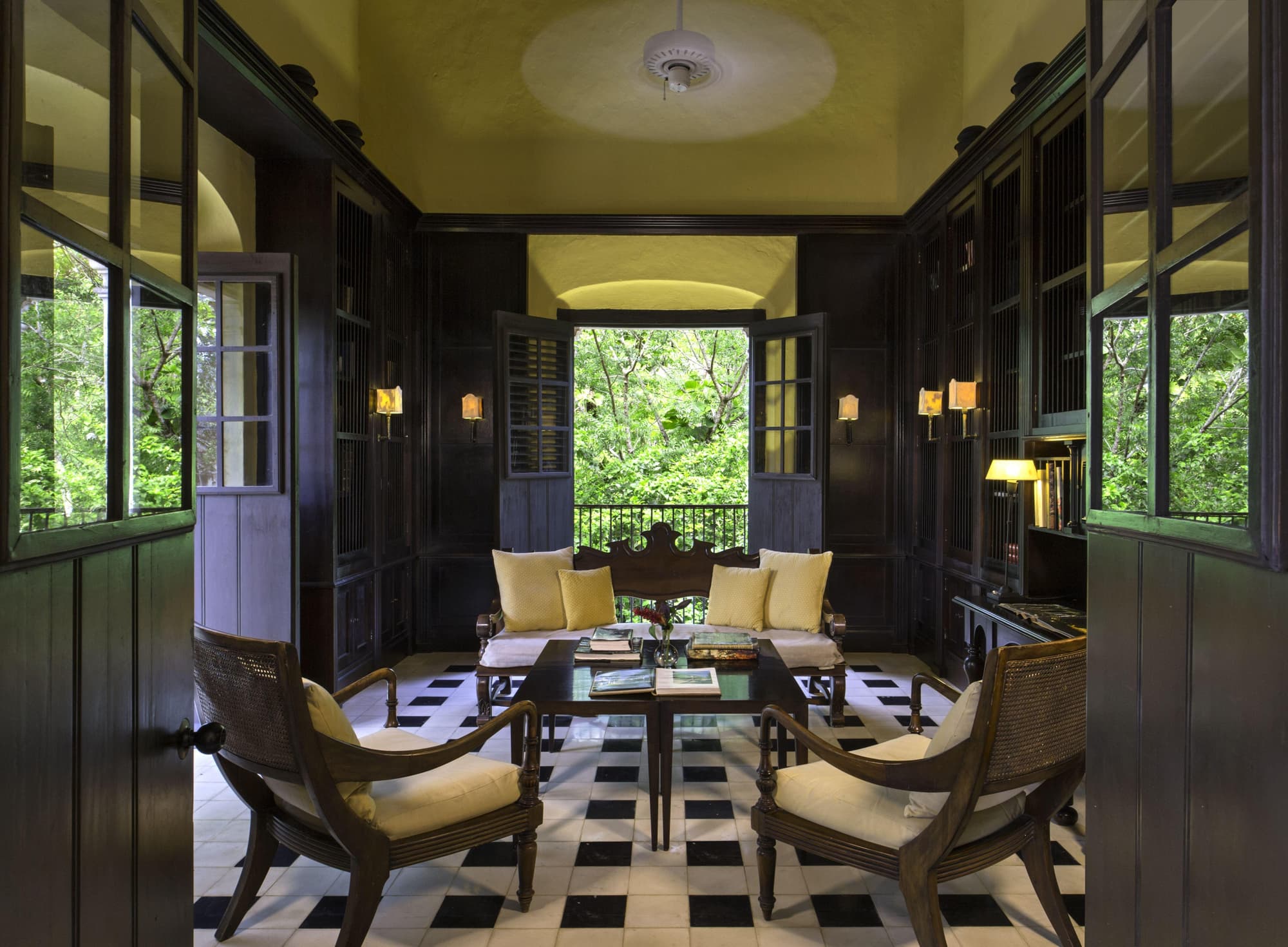 Hacienda Uayamon, Bar