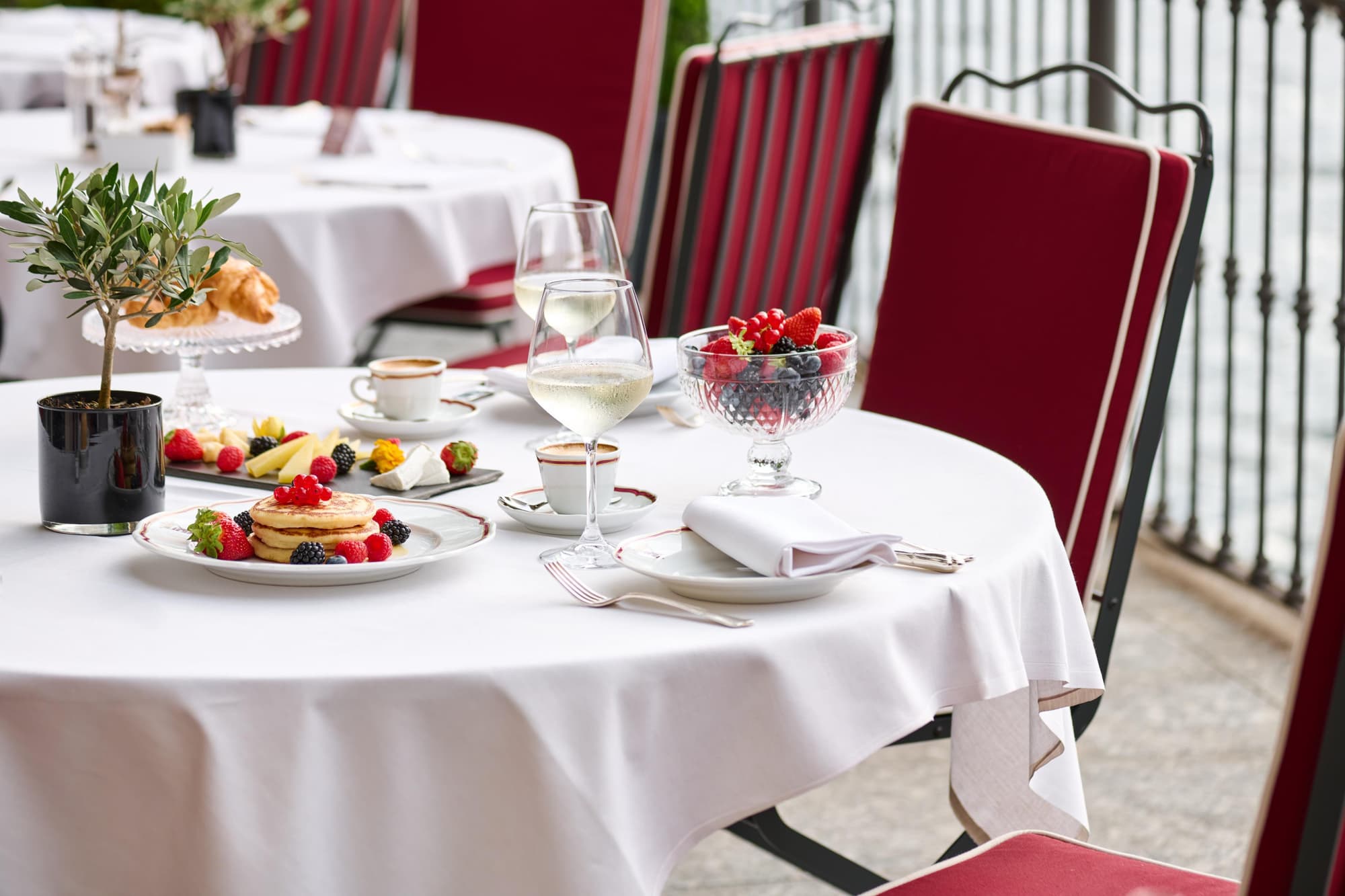 Villa Flori, Restaurant