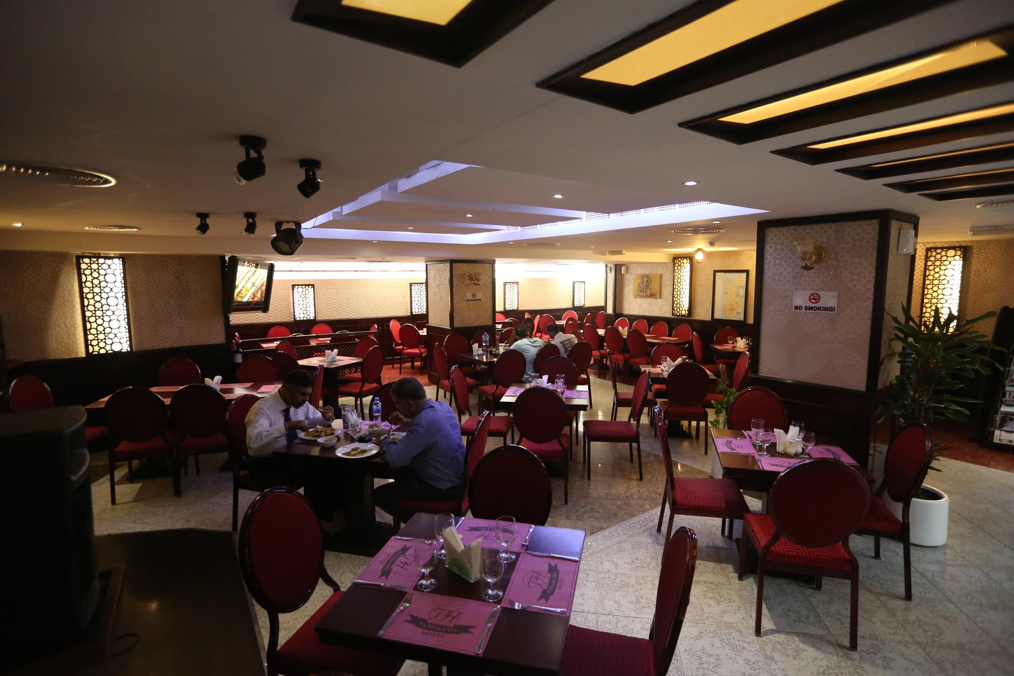 Panorama Bur Dubai, Restaurant