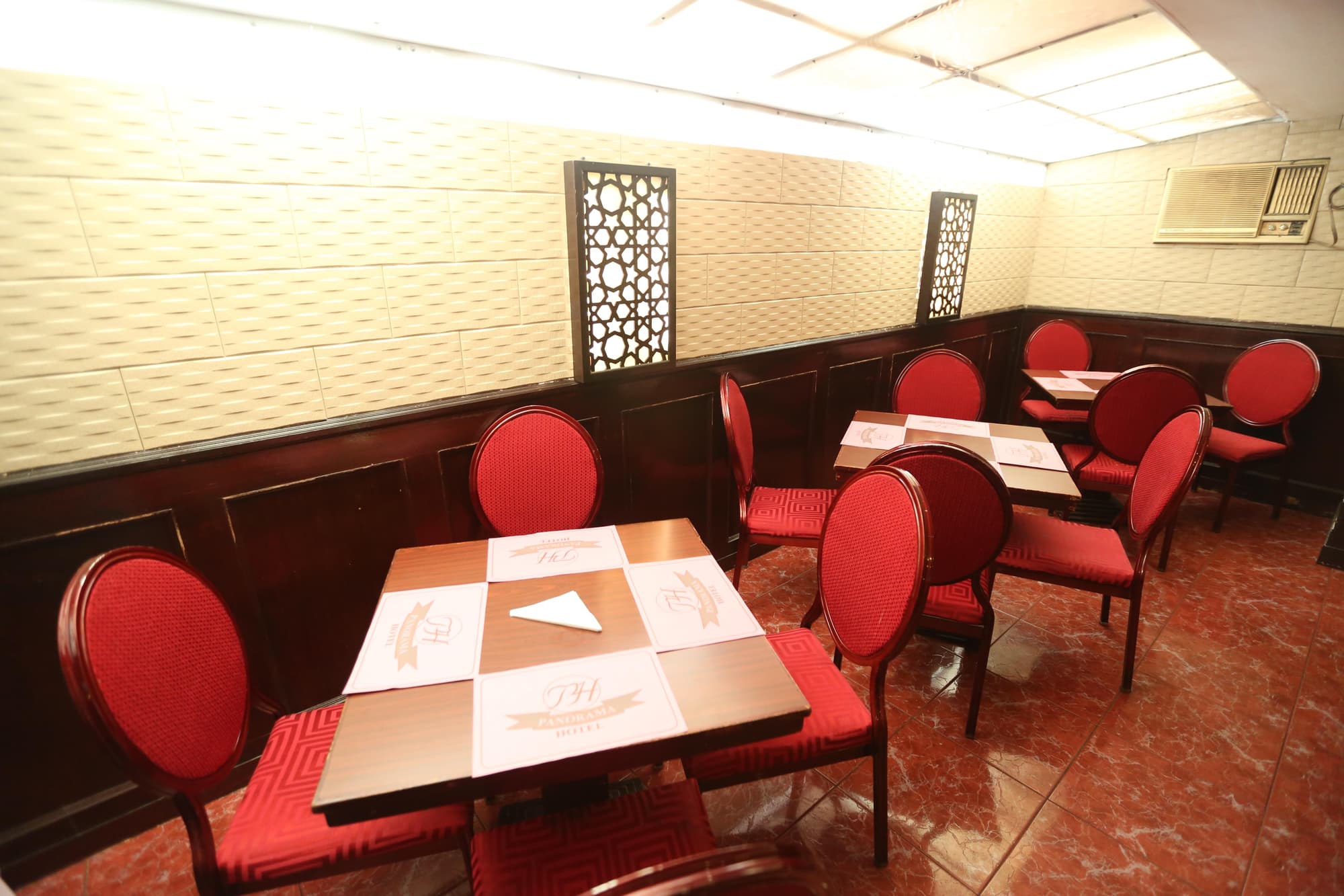 Panorama Bur Dubai, Restaurant