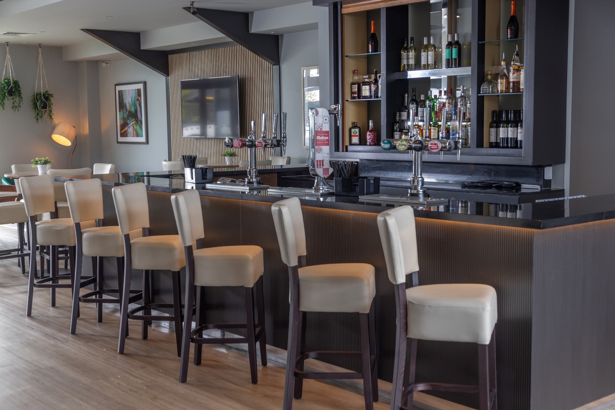 Cambridge Bar Hill Hotel BW Signature Collection, Bar