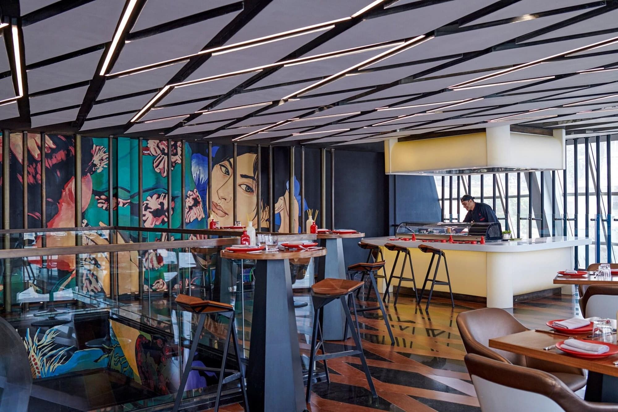 Four Seasons First Residence, Restaurant