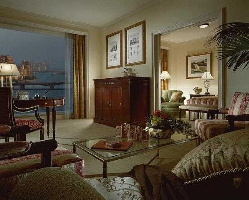 Four Seasons First Residence, Room