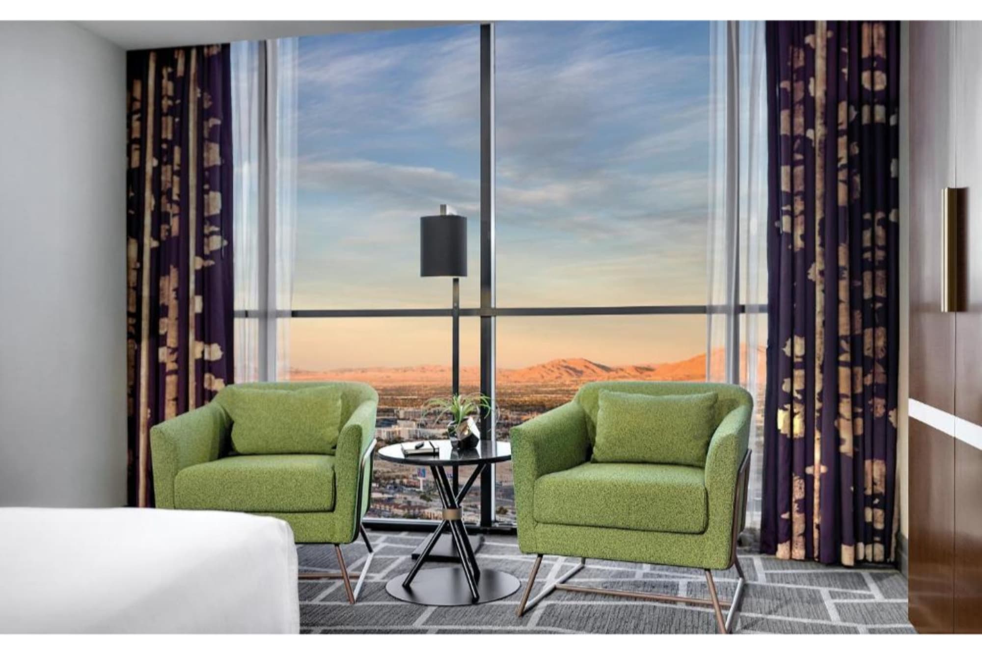 Luxor Hotel & Casino, Room