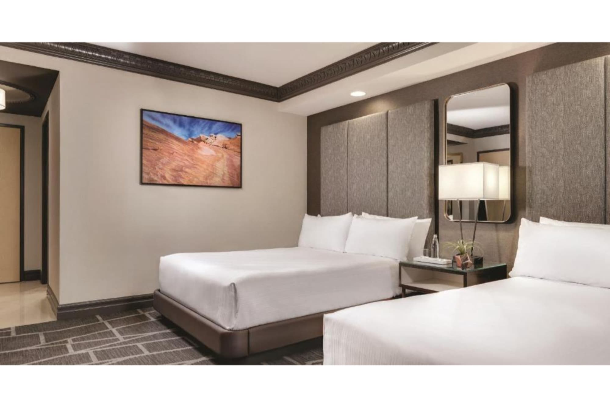 Luxor Hotel & Casino, Room