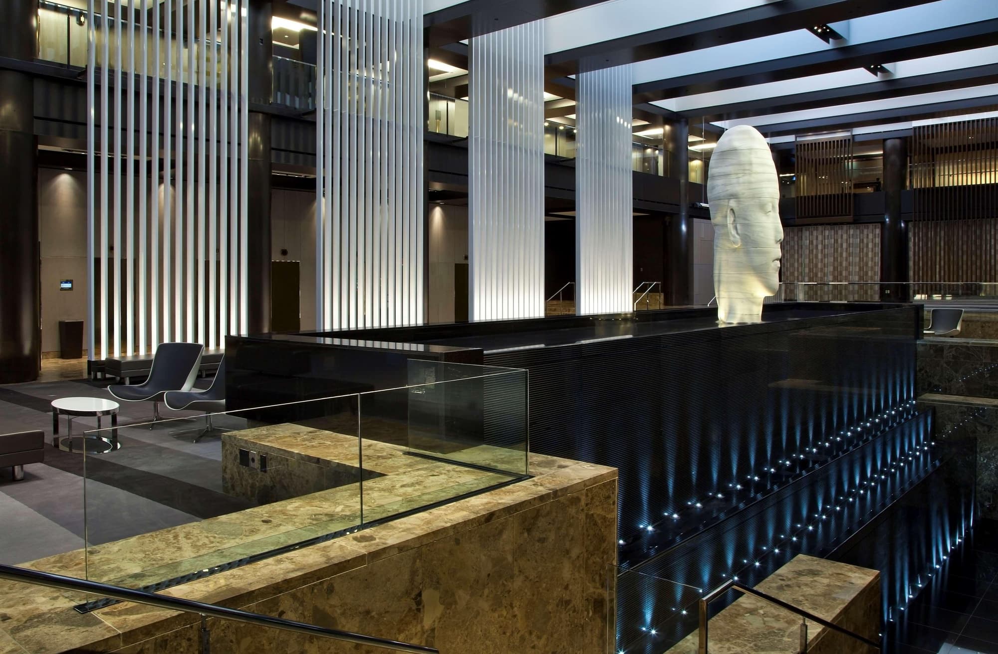 Hyatt Grand Central New York, Lobby