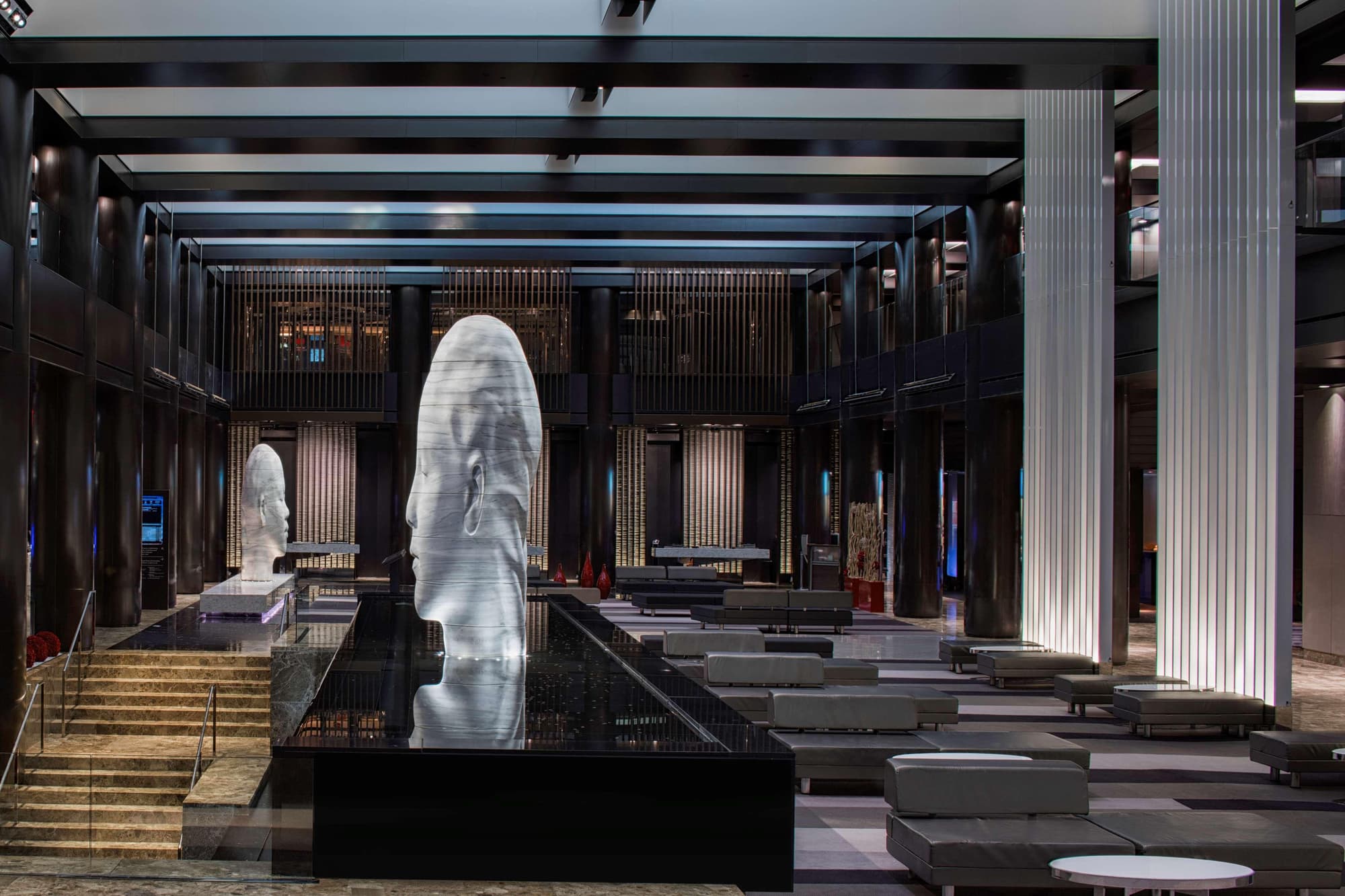 Hyatt Grand Central New York, Lobby