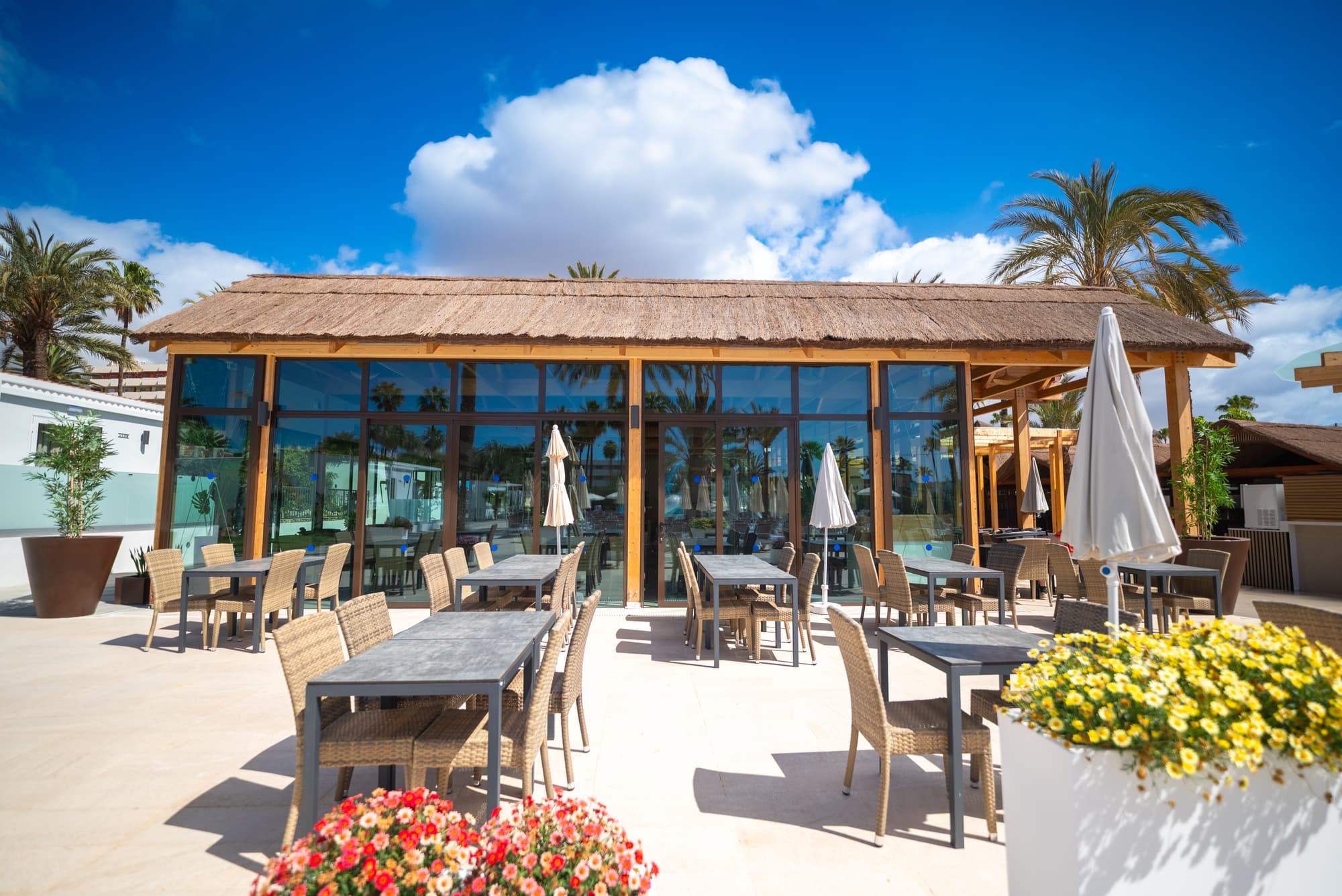 HL Miraflor Suites, Restaurant