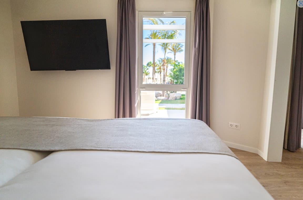 HL Miraflor Suites, Room