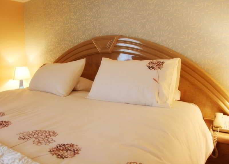 Beaufort Park Hotel and Conference Centre, Room