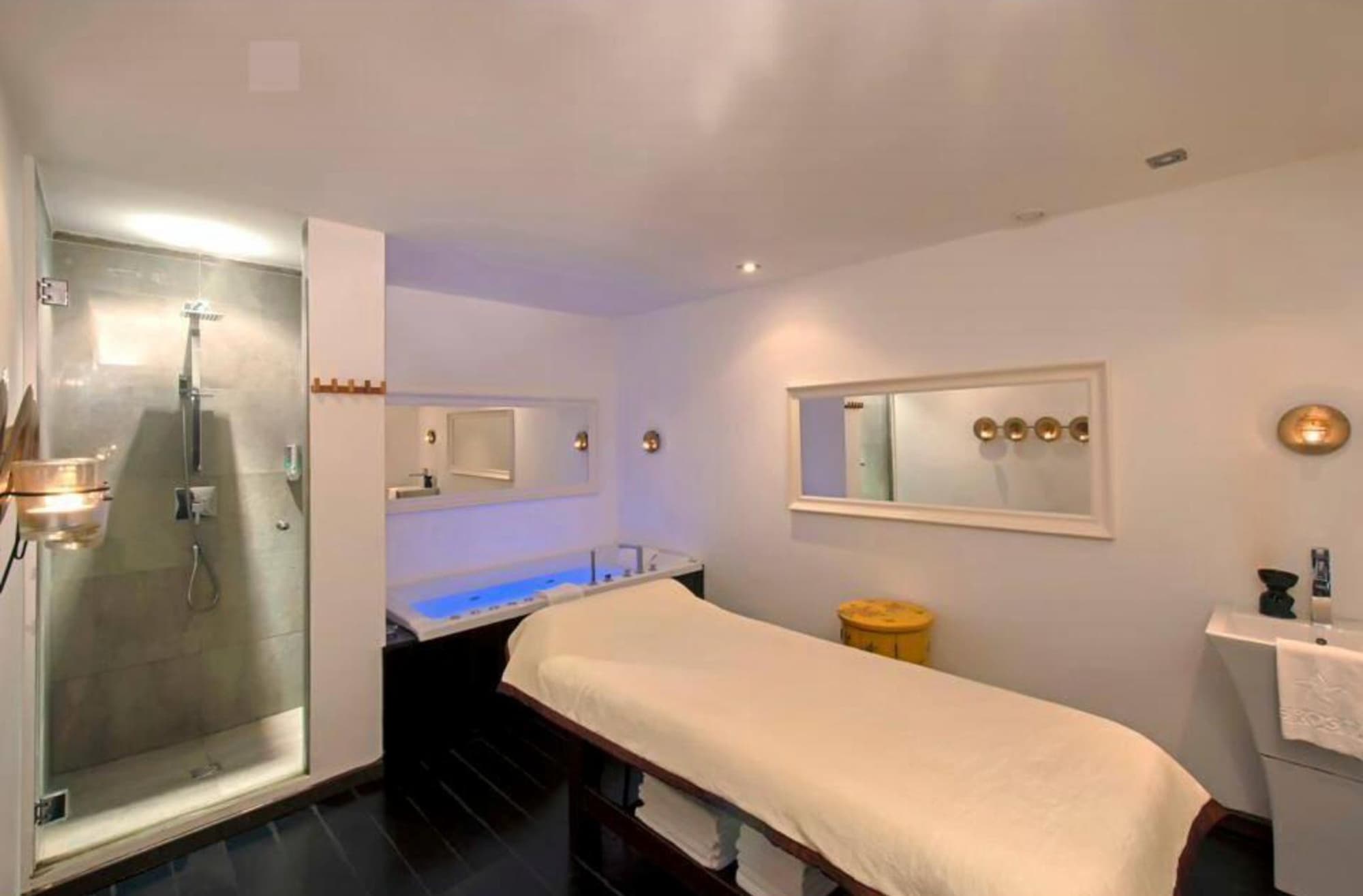 FERGUS Club Vell Marí, Sports and Entertainment