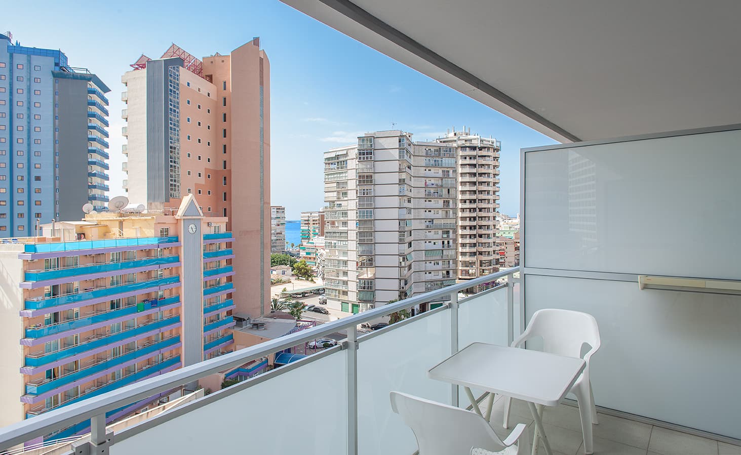 RH Royal-Only Adults, Room