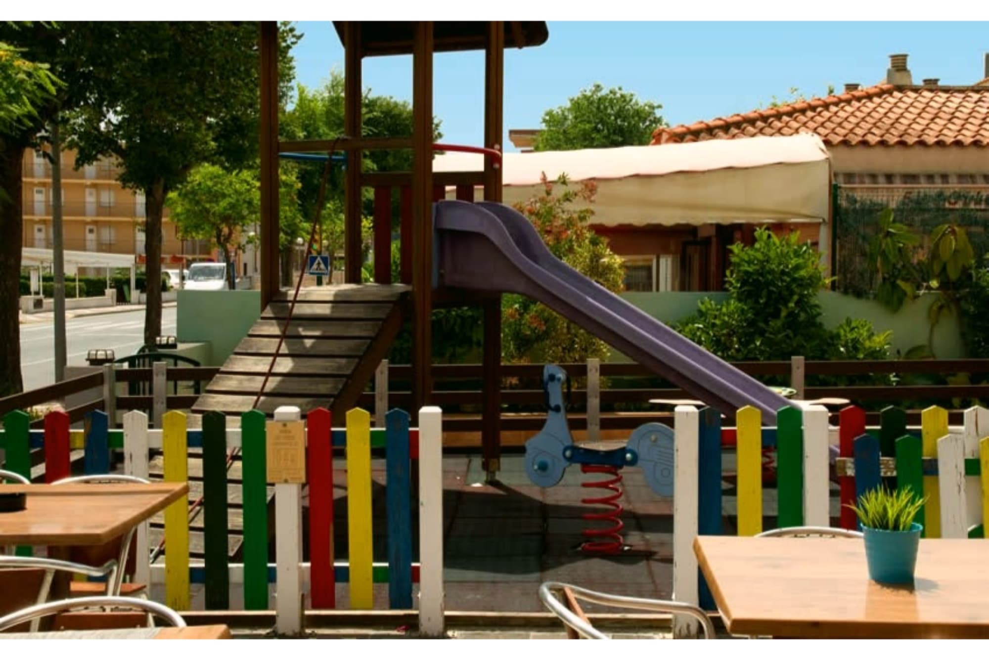 Costa Verde, Sports and Entertainment