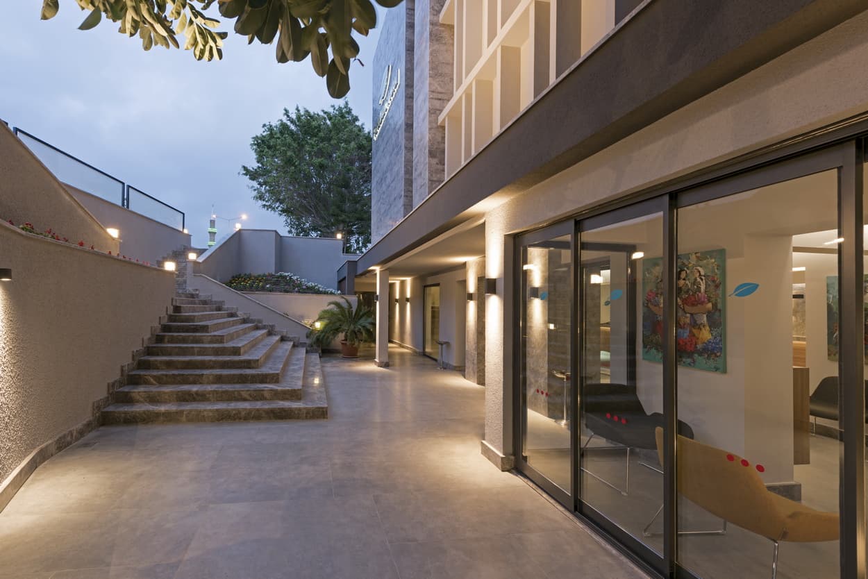 Floria Beach Hotel, General view