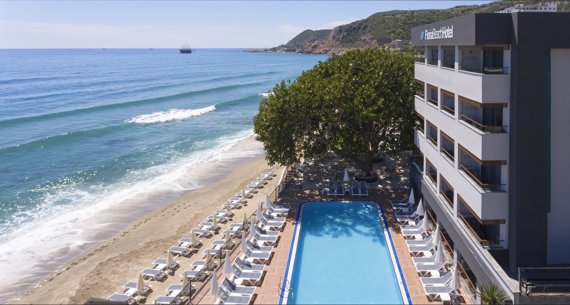 Floria Beach Hotel, Pool