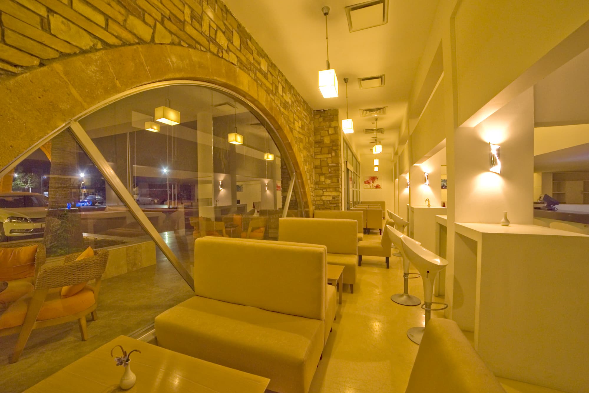 Jasmine Court Hotel & Casino, Bar