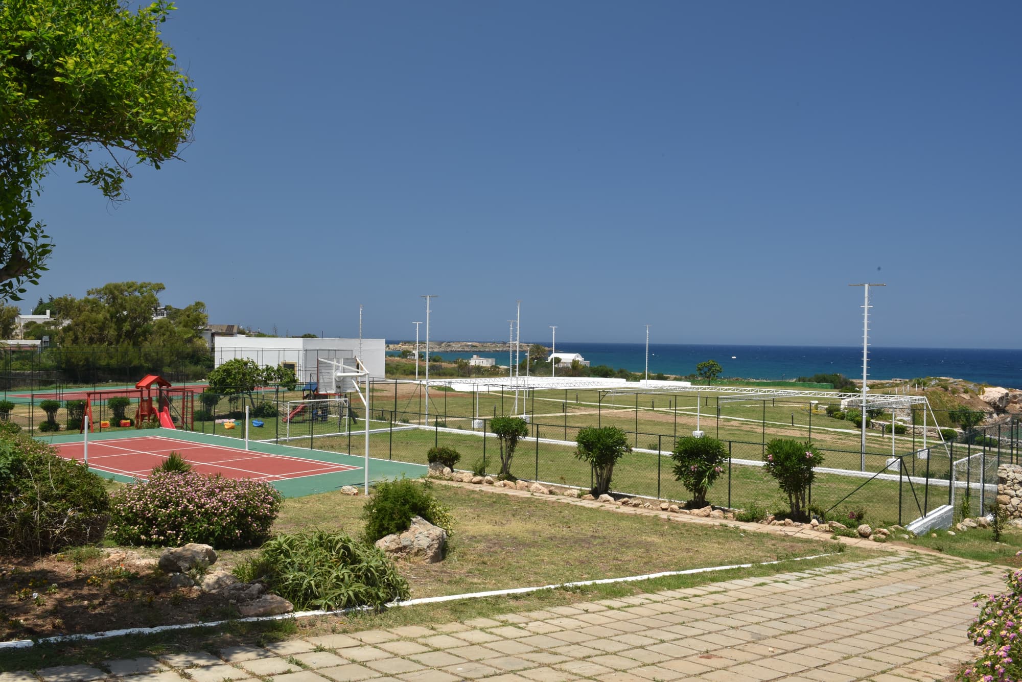 Jasmine Court Hotel & Casino, Sports and Entertainment