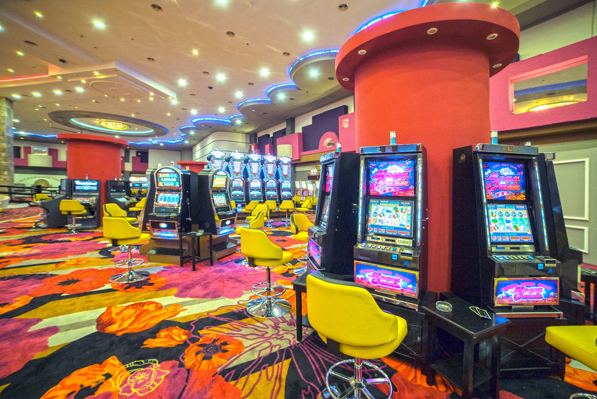 Jasmine Court Hotel & Casino, Sports and Entertainment