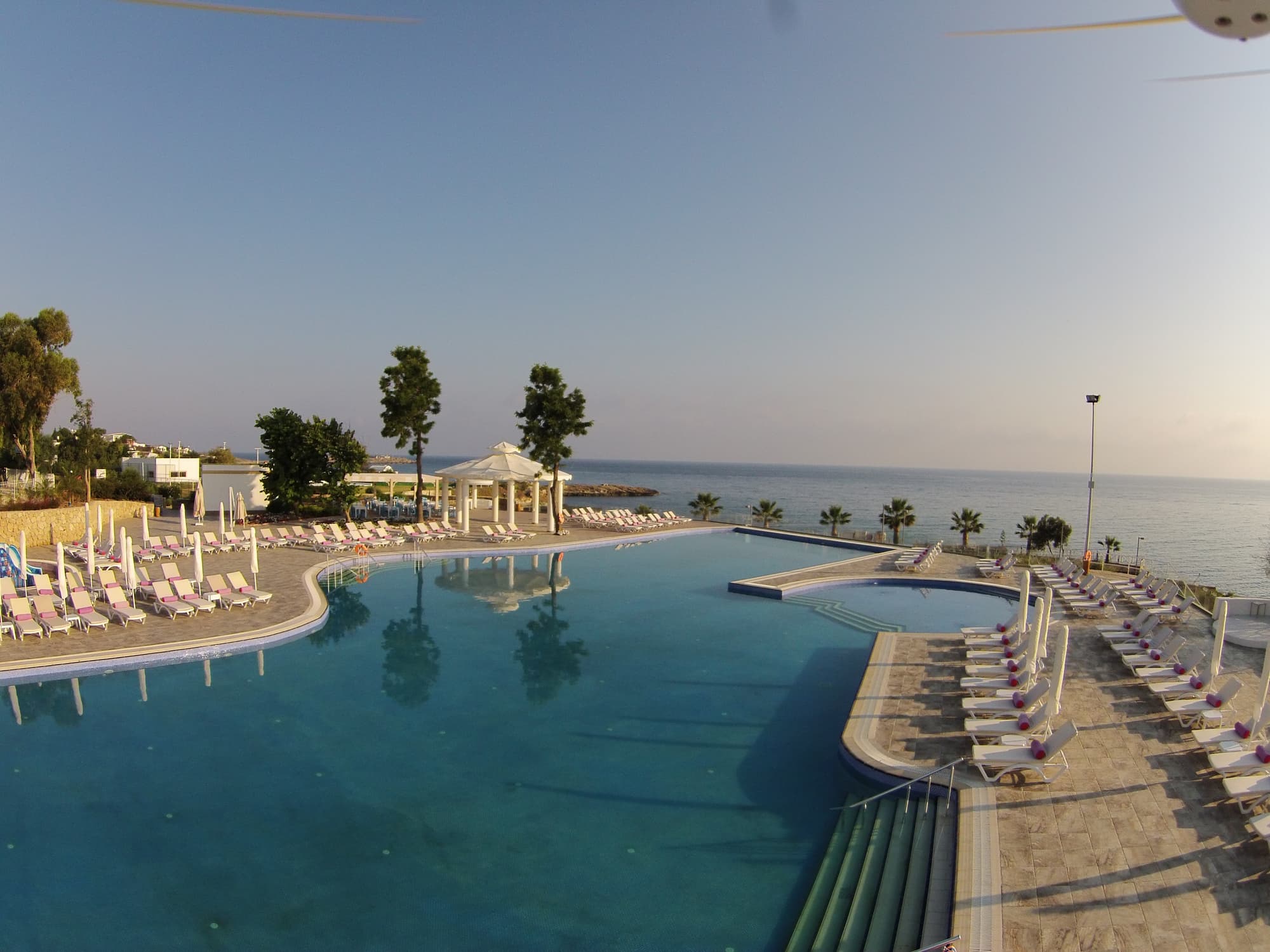 Jasmine Court Hotel & Casino, Pool