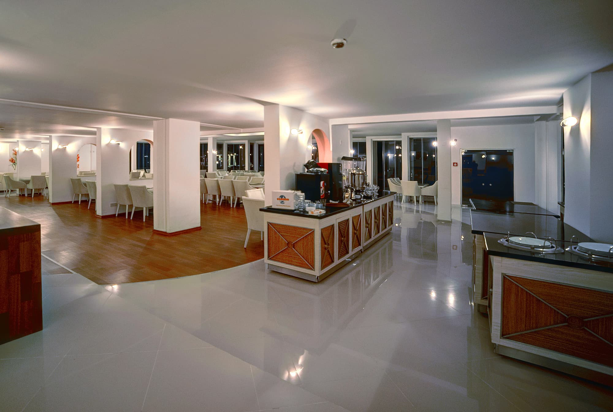 Jasmine Court Hotel & Casino, Restaurant