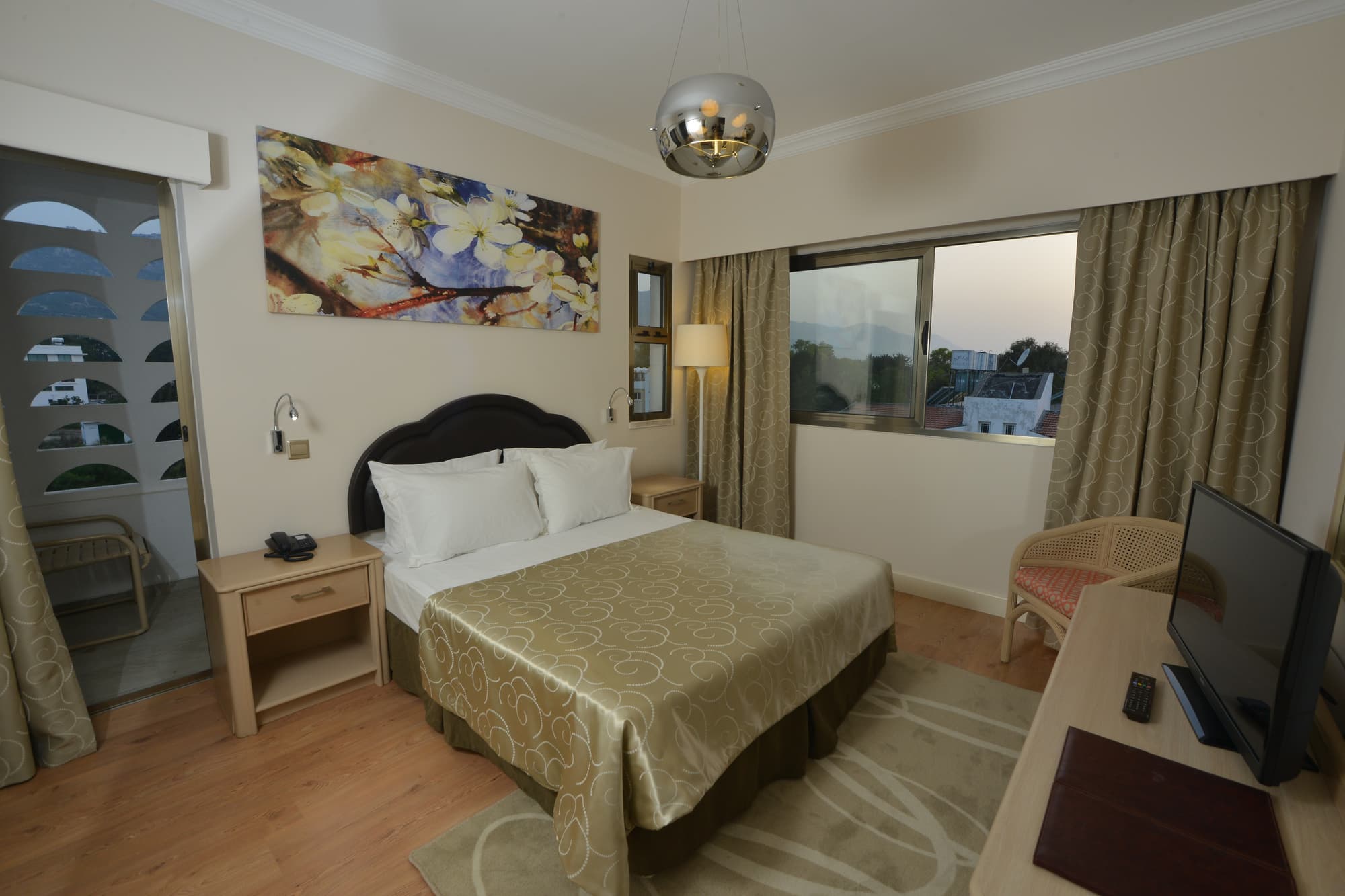 Jasmine Court Hotel & Casino, Room