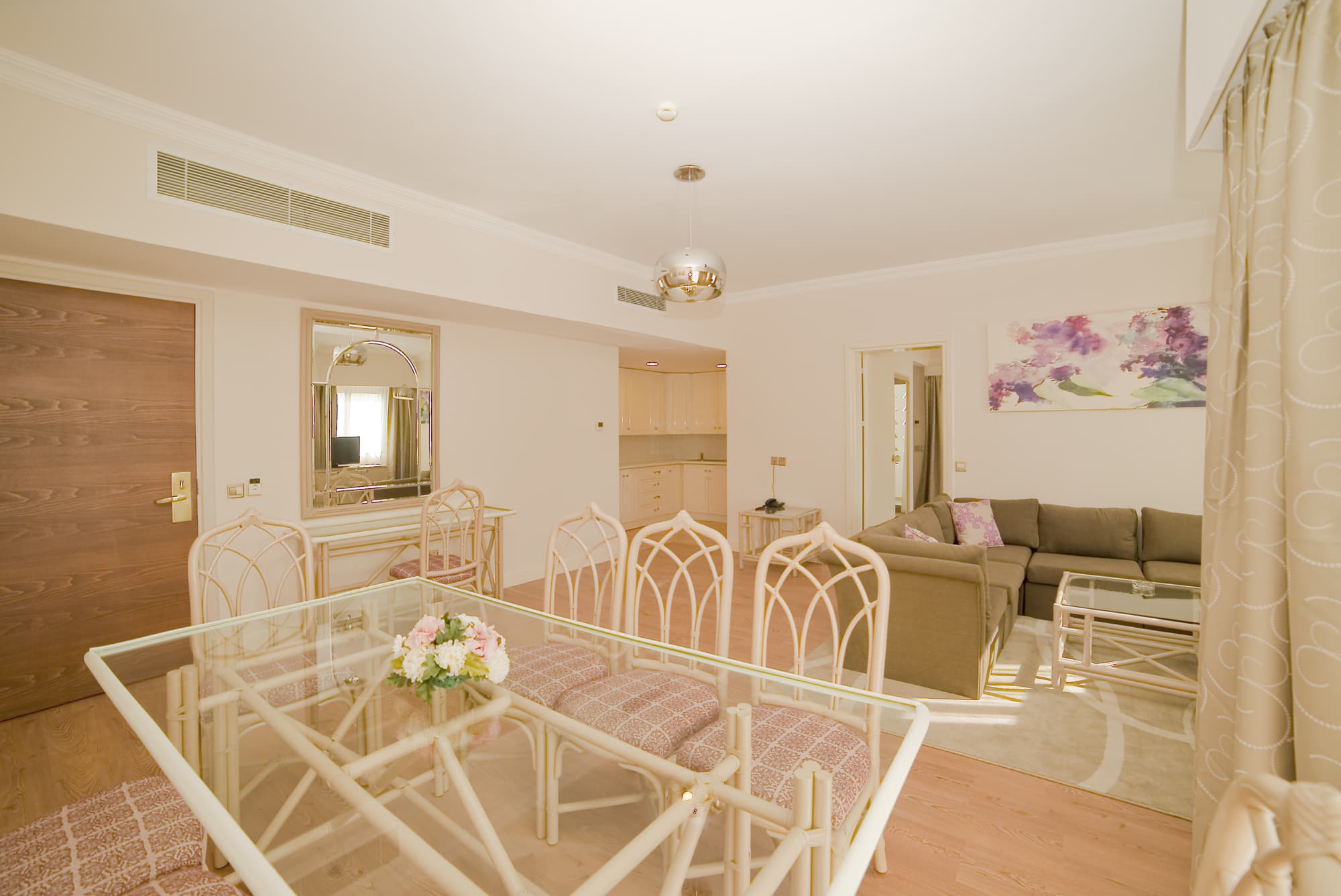 Jasmine Court Hotel & Casino, Room