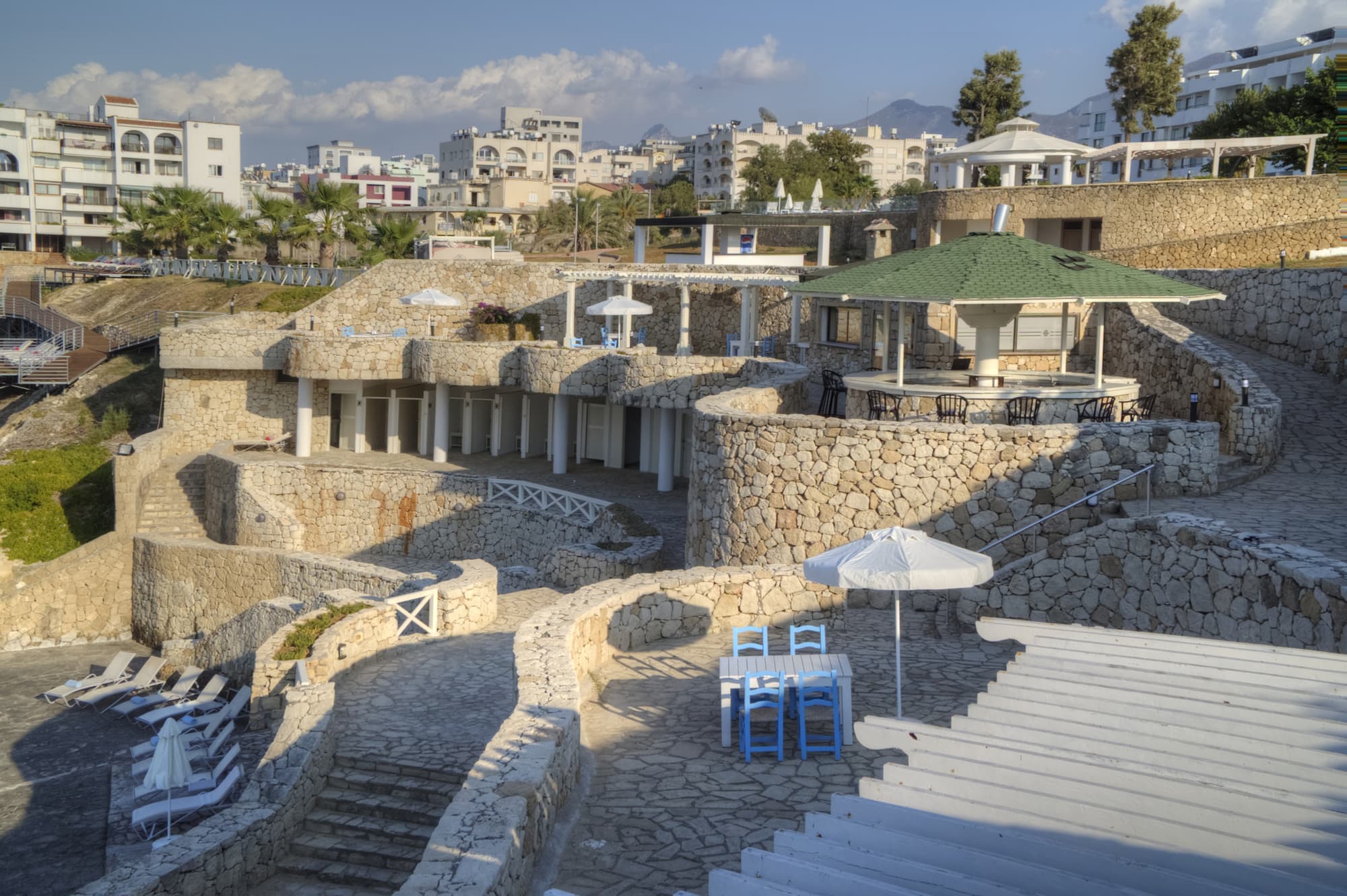 Jasmine Court Hotel & Casino, Beach