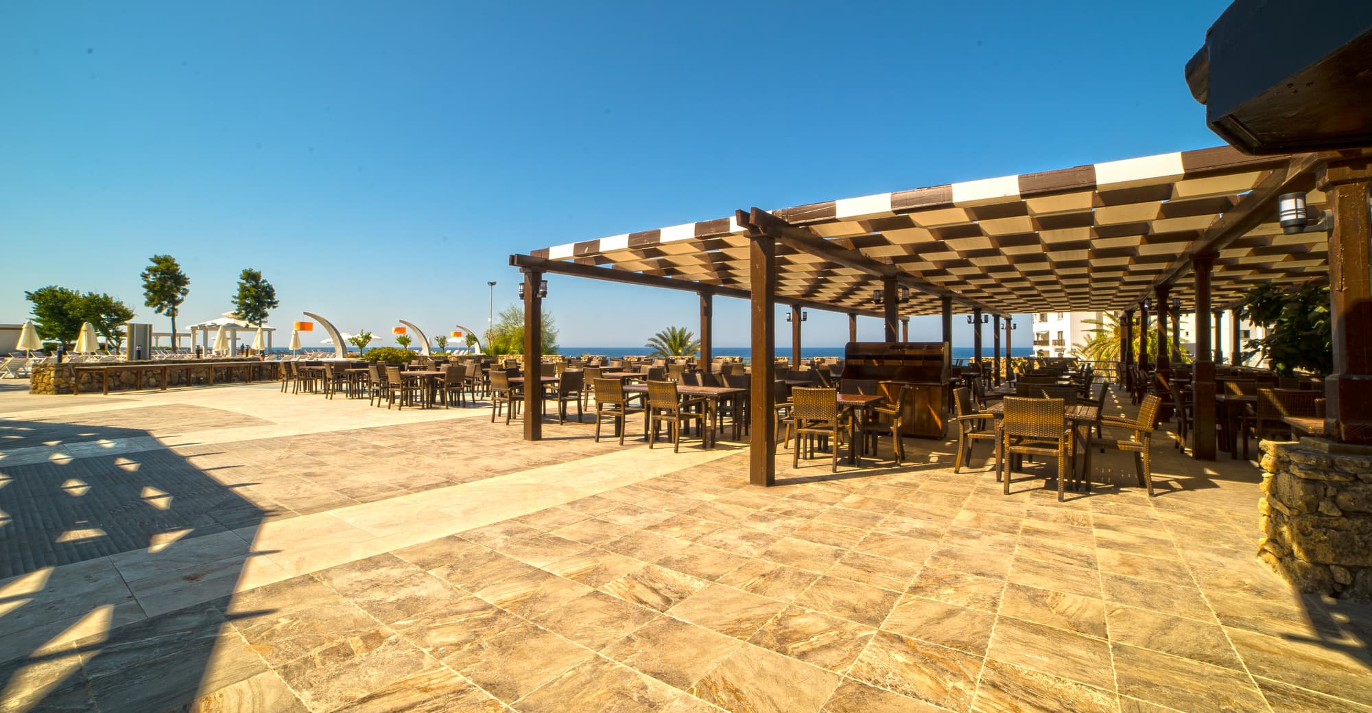 Jasmine Court Hotel & Casino, Terrace