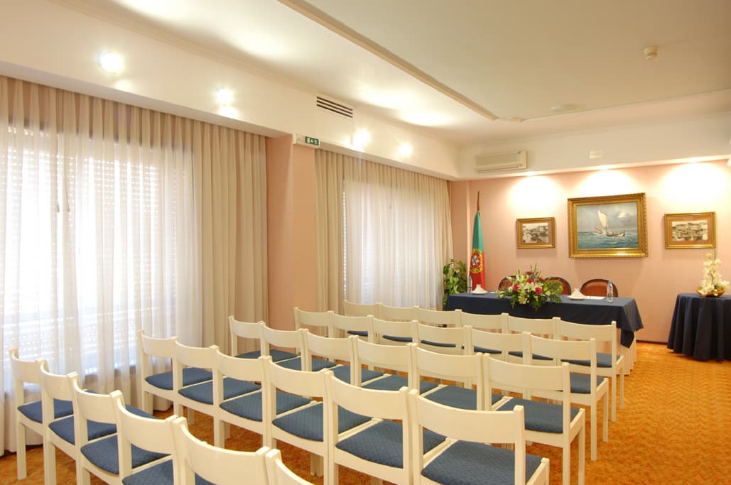 Afonso V, Conferences