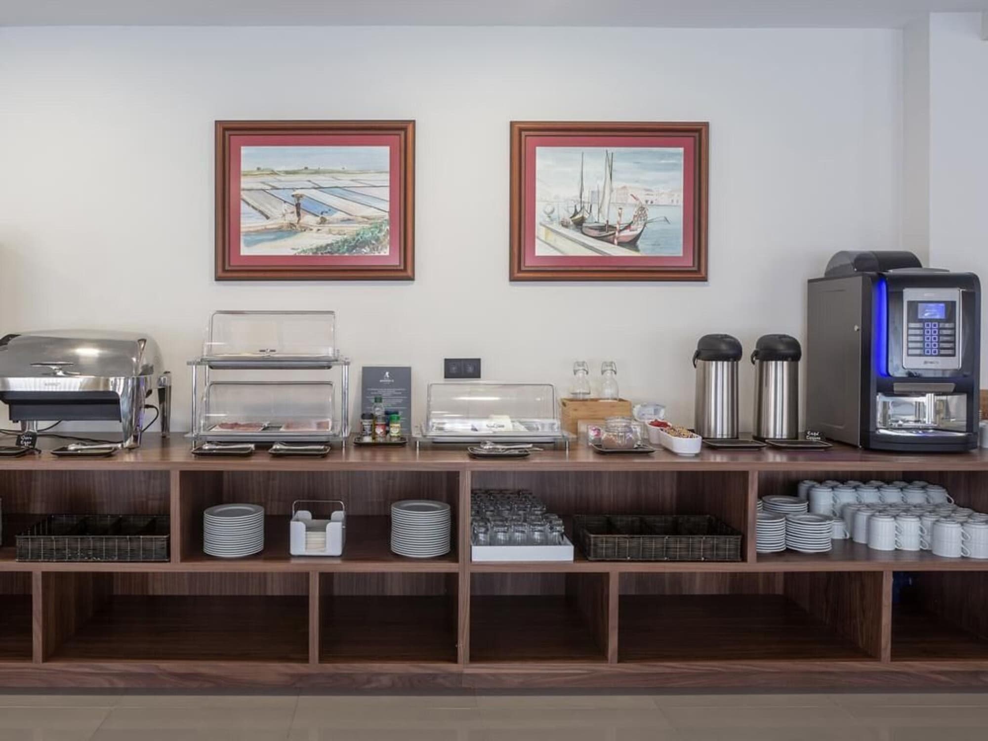 Afonso V, Restaurant