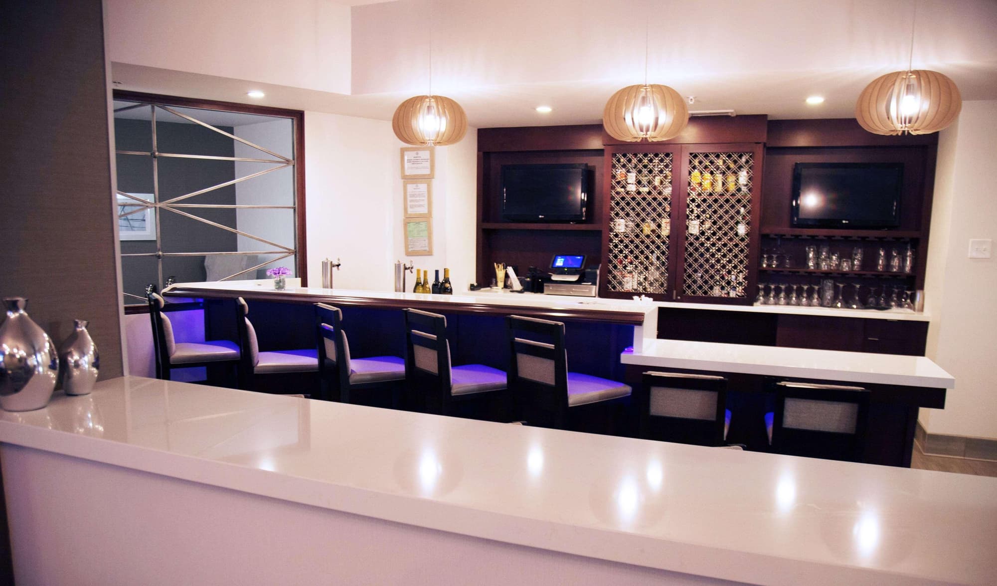 The Brookhaven Atlanta Hotel, Bar