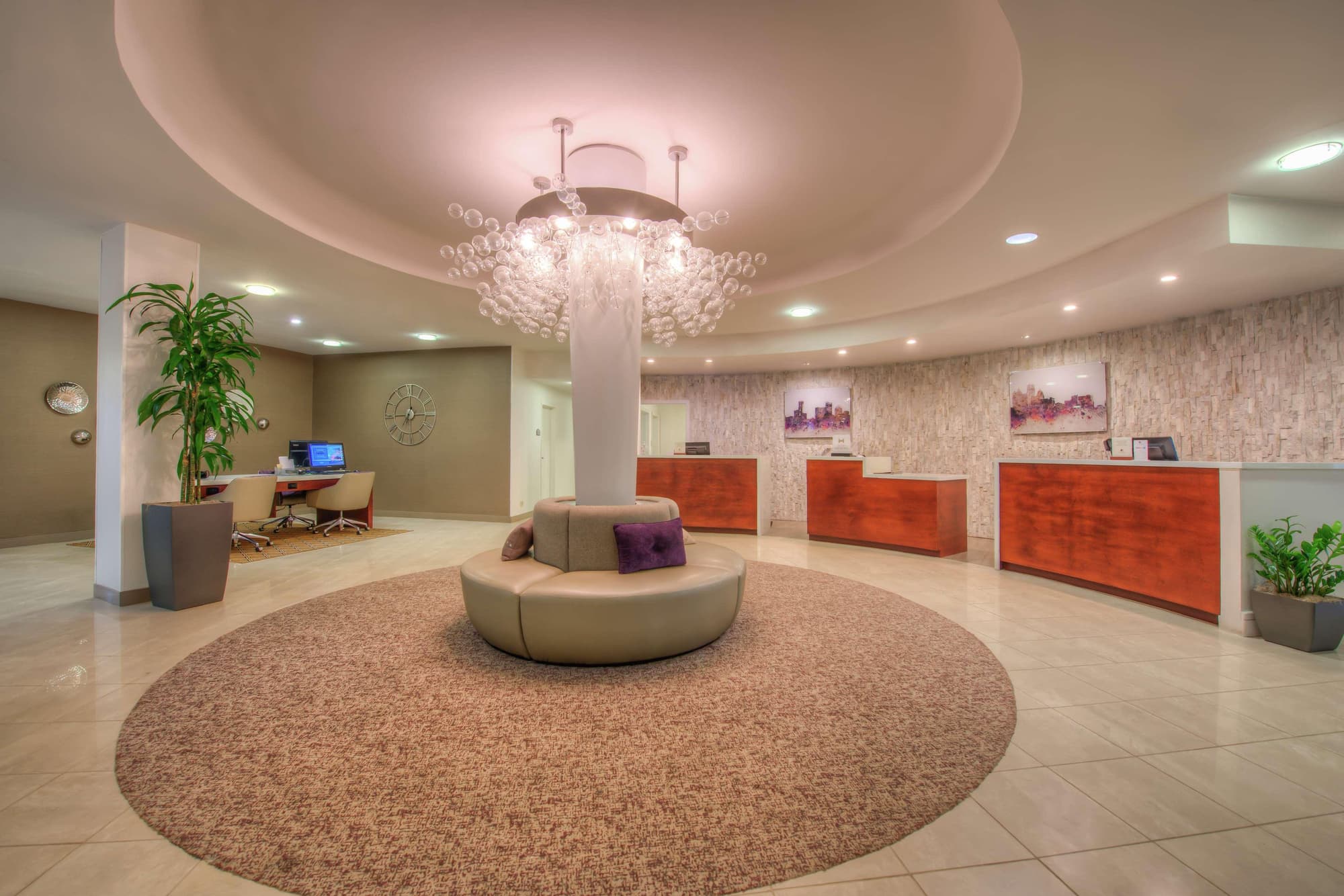 The Brookhaven Atlanta Hotel, Lobby