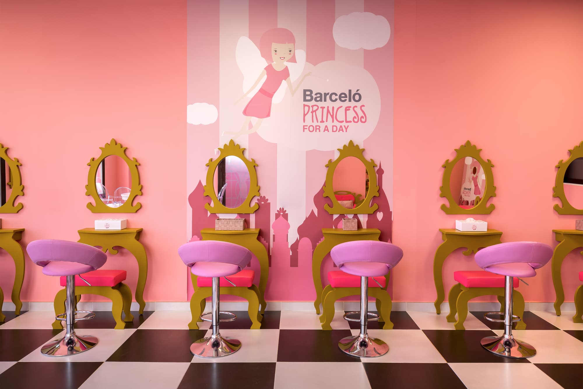 Occidental Isla Cristina, Sports and Entertainment