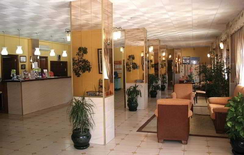 Buensol, Lobby