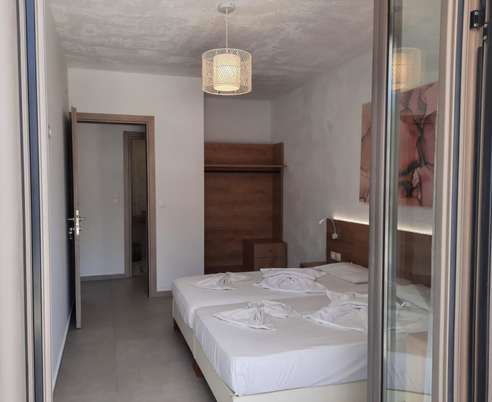 Neon Beach Hotel, Room