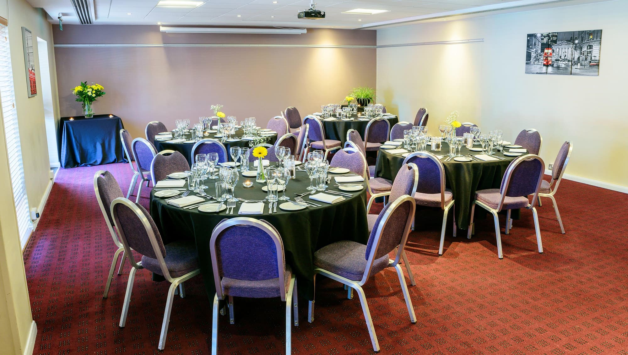 Holiday Inn London Brent Cross, Conferences