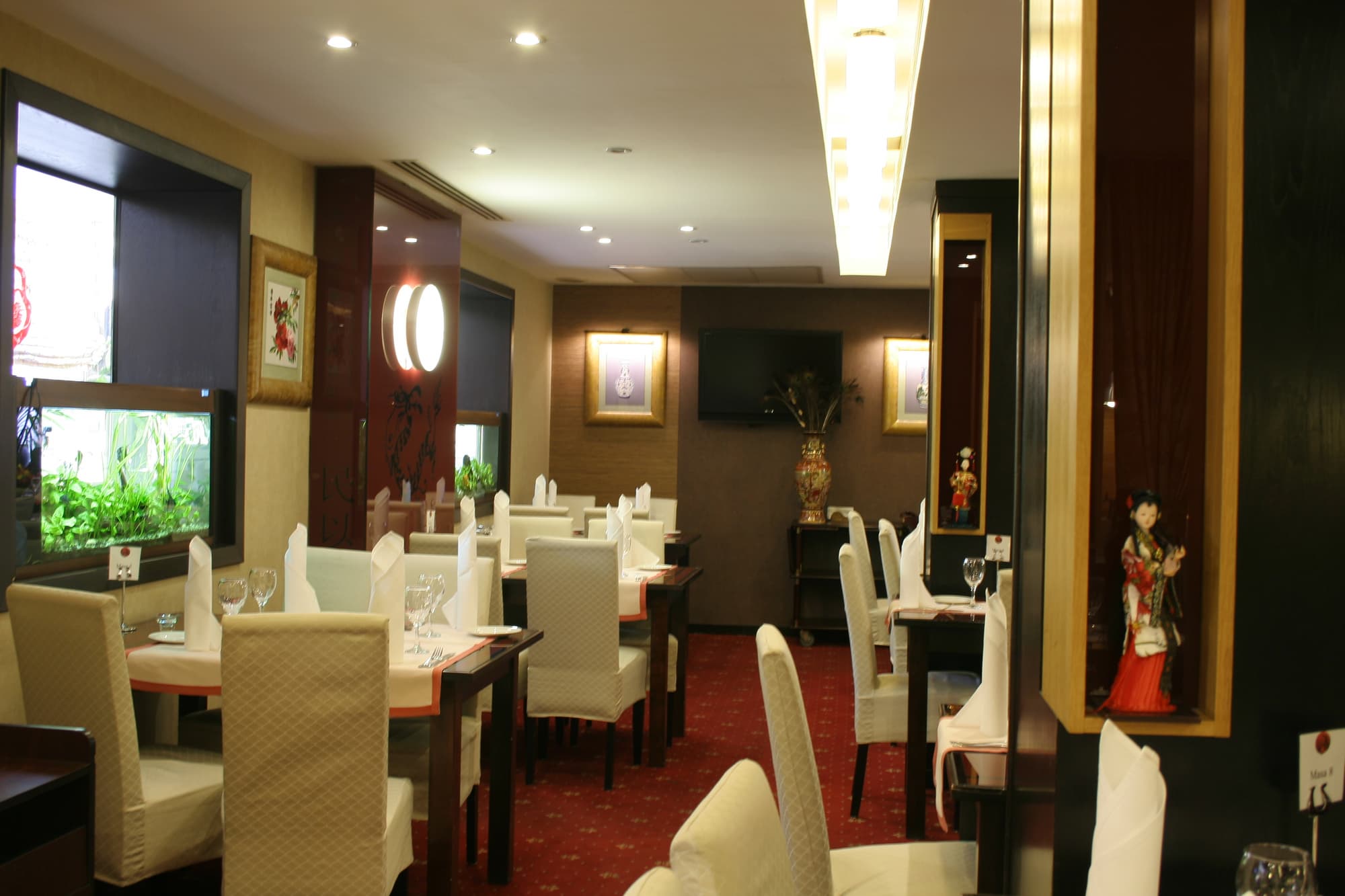 Minerva, Restaurant
